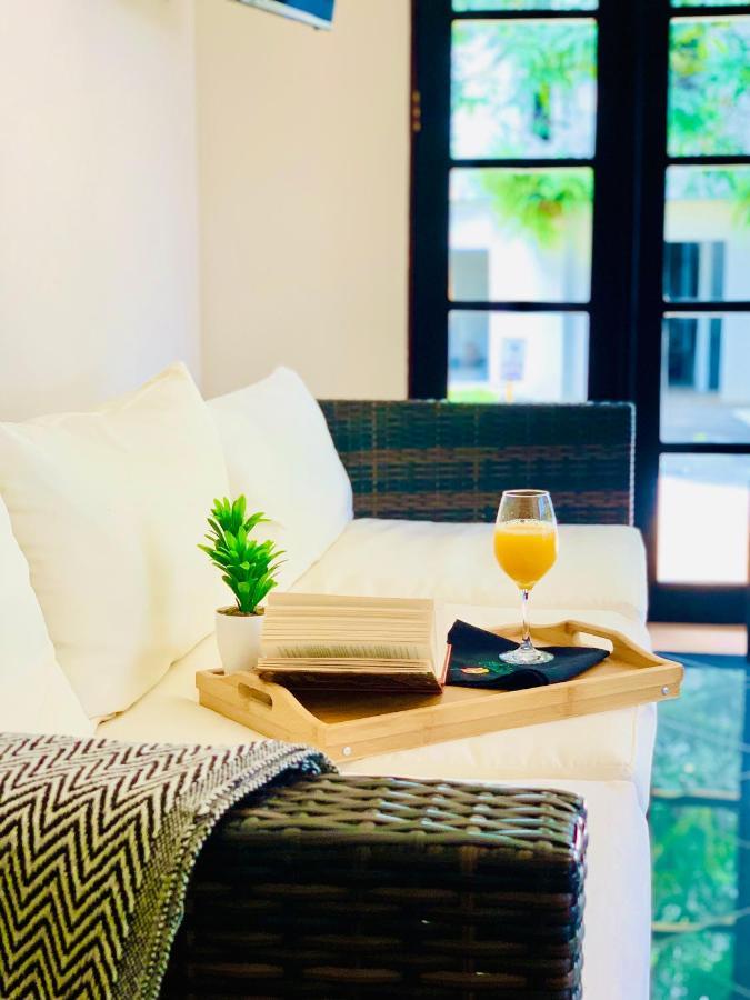 Hotel Mango Airport Río Segundo Kültér fotó