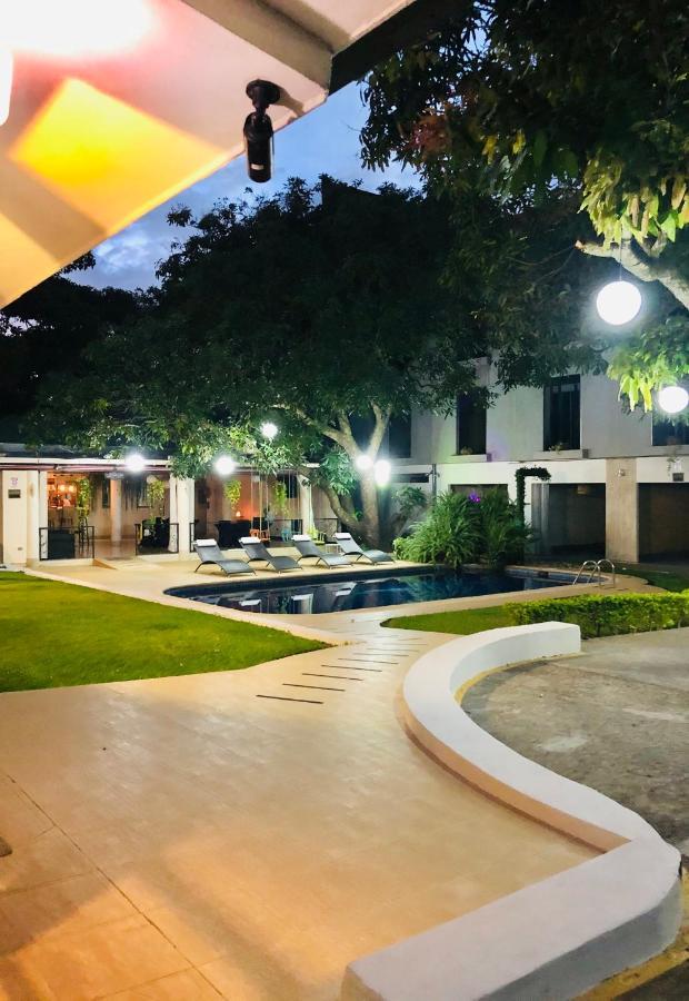 Hotel Mango Airport Río Segundo Kültér fotó