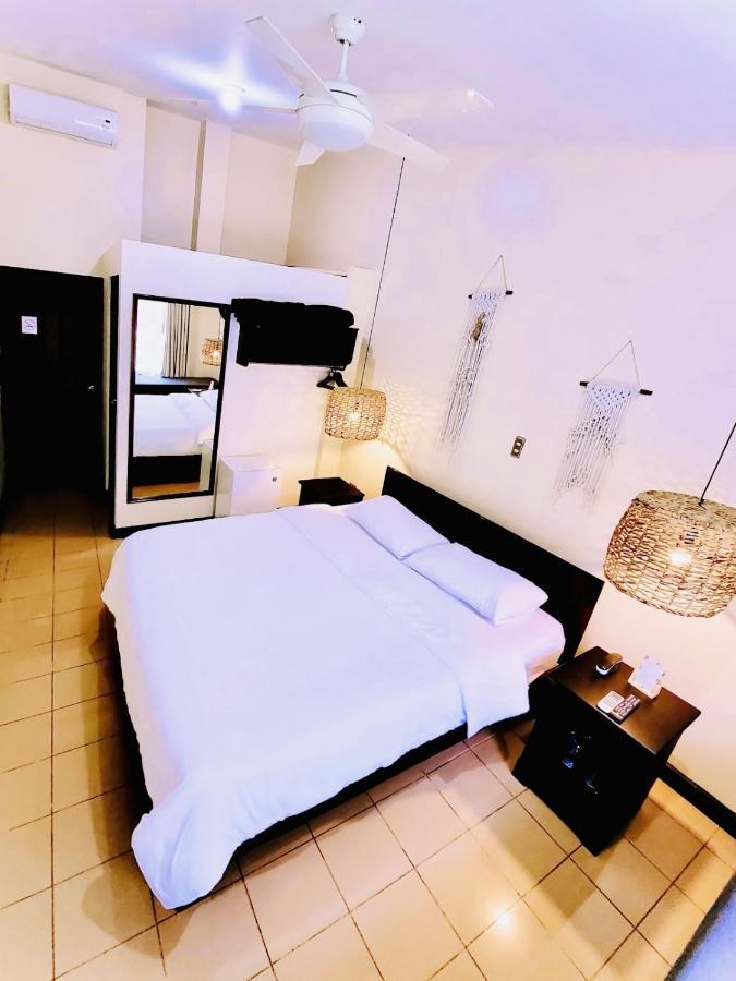 Hotel Mango Airport Río Segundo Kültér fotó